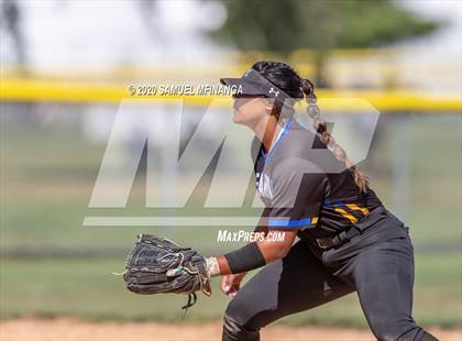 Thumbnail 3 in Skutt Catholic vs. Kearney photogallery.