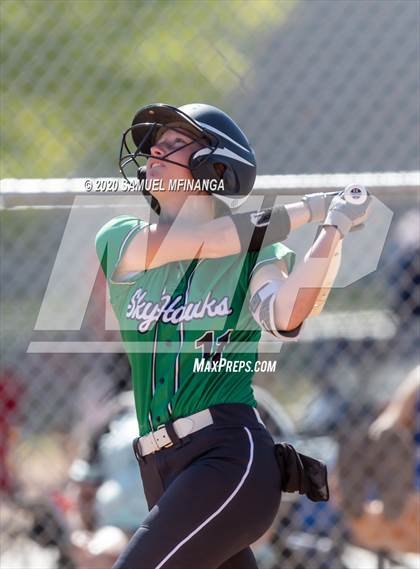 Thumbnail 2 in Skutt Catholic vs. Kearney photogallery.