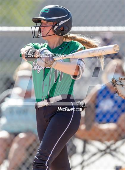 Thumbnail 3 in Skutt Catholic vs. Kearney photogallery.