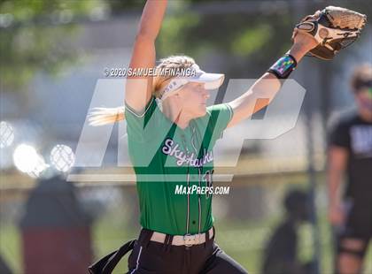 Thumbnail 2 in Skutt Catholic vs. Kearney photogallery.