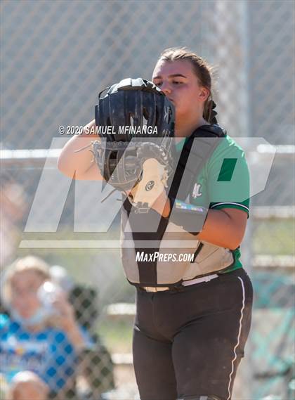 Thumbnail 1 in Skutt Catholic vs. Kearney photogallery.