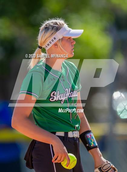 Thumbnail 1 in Skutt Catholic vs. Kearney photogallery.