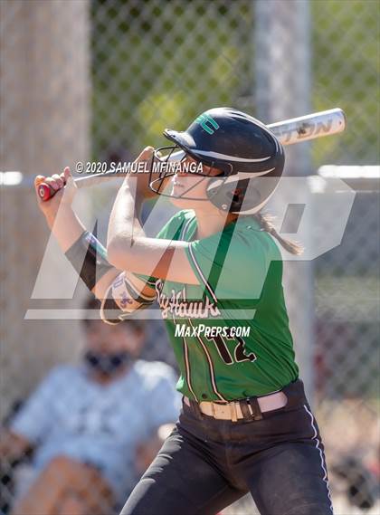 Thumbnail 3 in Skutt Catholic vs. Kearney photogallery.