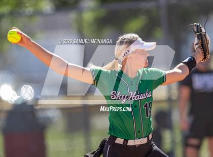 Thumbnail 3 in Skutt Catholic vs. Kearney photogallery.