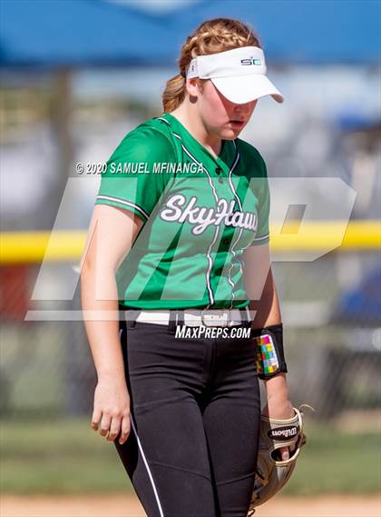 Thumbnail 2 in Skutt Catholic vs. Kearney photogallery.