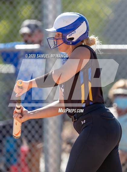 Thumbnail 3 in Skutt Catholic vs. Kearney photogallery.