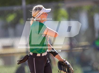 Thumbnail 2 in Skutt Catholic vs. Kearney photogallery.