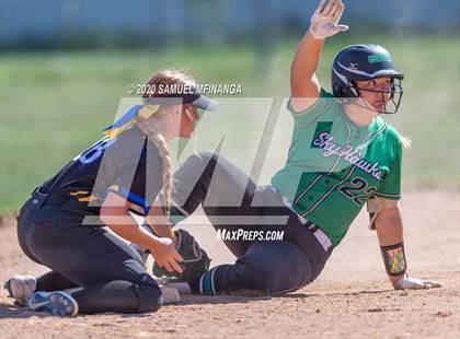 Thumbnail 3 in Skutt Catholic vs. Kearney photogallery.