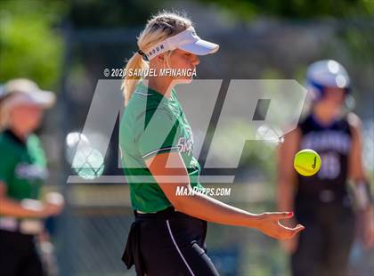 Thumbnail 3 in Skutt Catholic vs. Kearney photogallery.