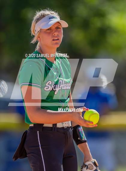 Thumbnail 2 in Skutt Catholic vs. Kearney photogallery.