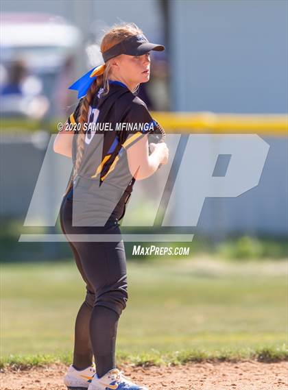 Thumbnail 1 in Skutt Catholic vs. Kearney photogallery.