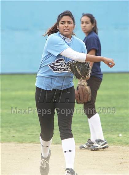 Thumbnail 2 in SFV All-Star Softball Classic (East vs West) photogallery.