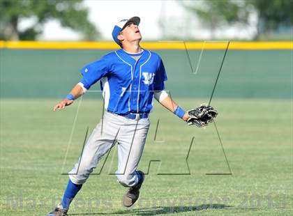 Thumbnail 1 in Windthorst vs Trenton (UIL 1A Region 2 Finals) photogallery.