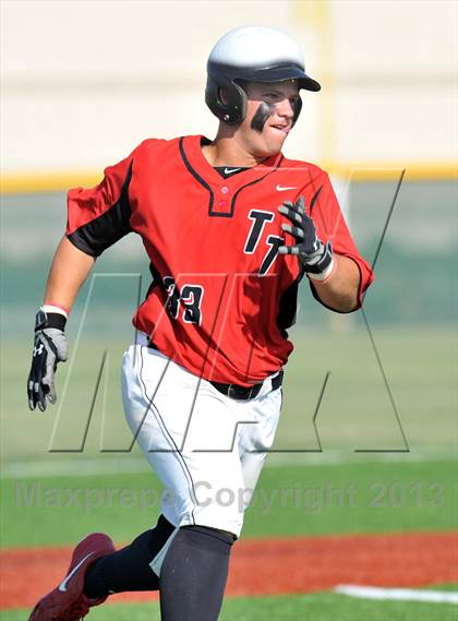 Thumbnail 1 in Windthorst vs Trenton (UIL 1A Region 2 Finals) photogallery.