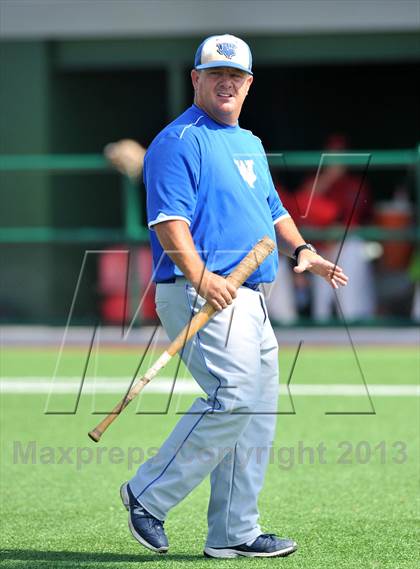 Thumbnail 2 in Windthorst vs Trenton (UIL 1A Region 2 Finals) photogallery.