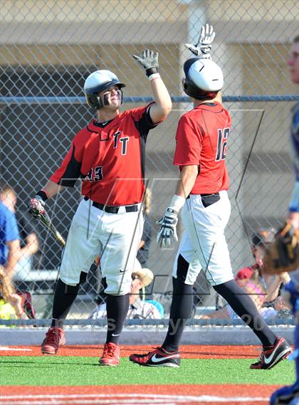 Thumbnail 2 in Windthorst vs Trenton (UIL 1A Region 2 Finals) photogallery.