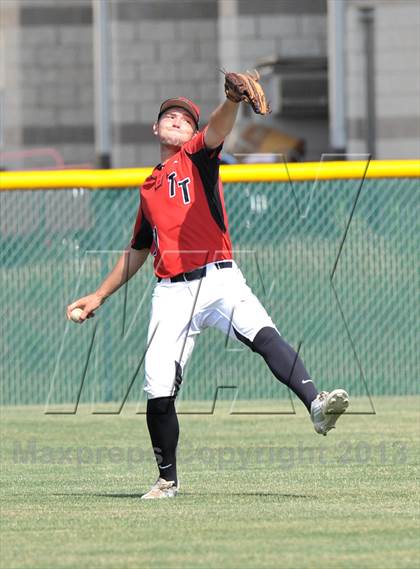 Thumbnail 2 in Windthorst vs Trenton (UIL 1A Region 2 Finals) photogallery.