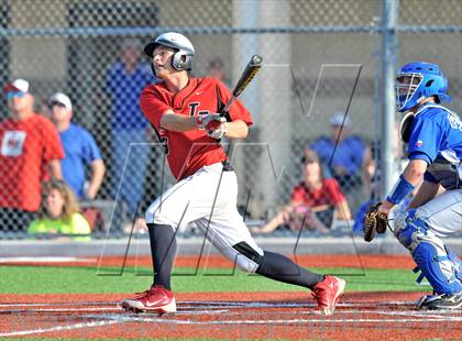 Thumbnail 2 in Windthorst vs Trenton (UIL 1A Region 2 Finals) photogallery.