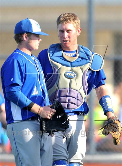 Thumbnail 3 in Windthorst vs Trenton (UIL 1A Region 2 Finals) photogallery.