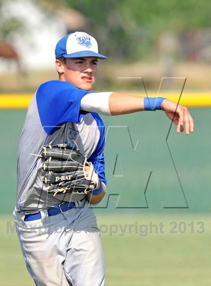 Thumbnail 3 in Windthorst vs Trenton (UIL 1A Region 2 Finals) photogallery.
