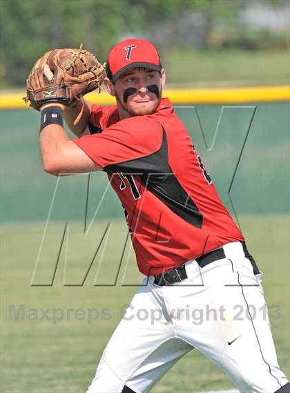 Thumbnail 3 in Windthorst vs Trenton (UIL 1A Region 2 Finals) photogallery.