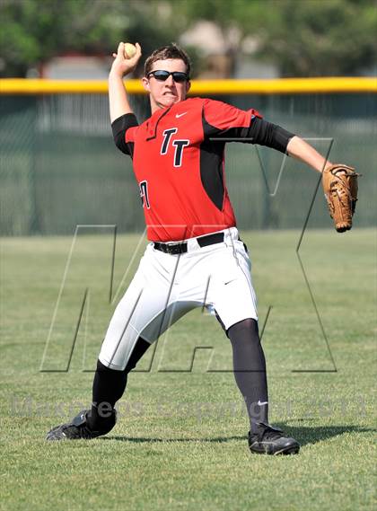 Thumbnail 2 in Windthorst vs Trenton (UIL 1A Region 2 Finals) photogallery.