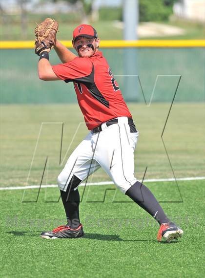 Thumbnail 2 in Windthorst vs Trenton (UIL 1A Region 2 Finals) photogallery.