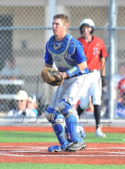 Thumbnail 2 in Windthorst vs Trenton (UIL 1A Region 2 Finals) photogallery.