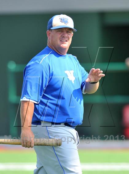 Thumbnail 1 in Windthorst vs Trenton (UIL 1A Region 2 Finals) photogallery.