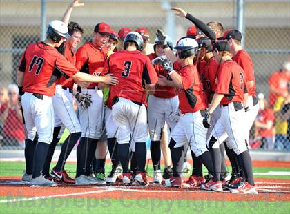 Thumbnail 3 in Windthorst vs Trenton (UIL 1A Region 2 Finals) photogallery.