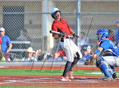 Thumbnail 1 in Windthorst vs Trenton (UIL 1A Region 2 Finals) photogallery.