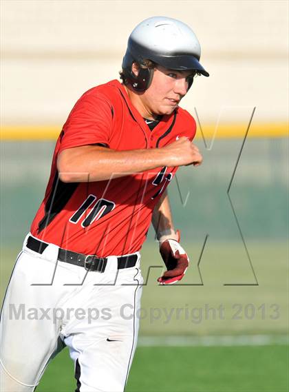 Thumbnail 3 in Windthorst vs Trenton (UIL 1A Region 2 Finals) photogallery.