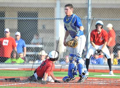 Thumbnail 2 in Windthorst vs Trenton (UIL 1A Region 2 Finals) photogallery.