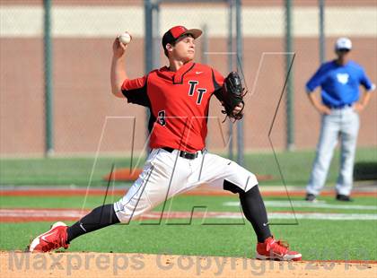 Thumbnail 1 in Windthorst vs Trenton (UIL 1A Region 2 Finals) photogallery.