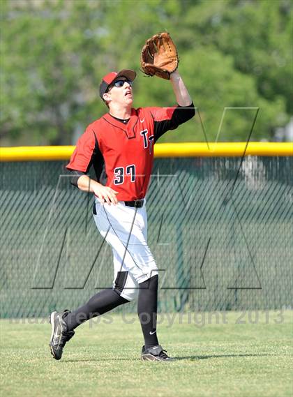 Thumbnail 3 in Windthorst vs Trenton (UIL 1A Region 2 Finals) photogallery.