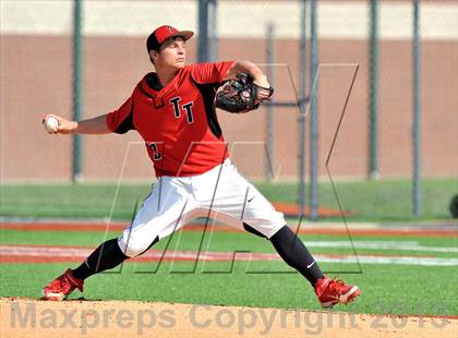 Thumbnail 2 in Windthorst vs Trenton (UIL 1A Region 2 Finals) photogallery.