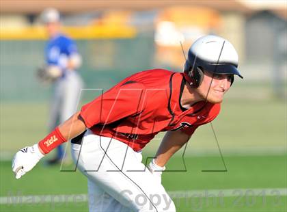 Thumbnail 3 in Windthorst vs Trenton (UIL 1A Region 2 Finals) photogallery.