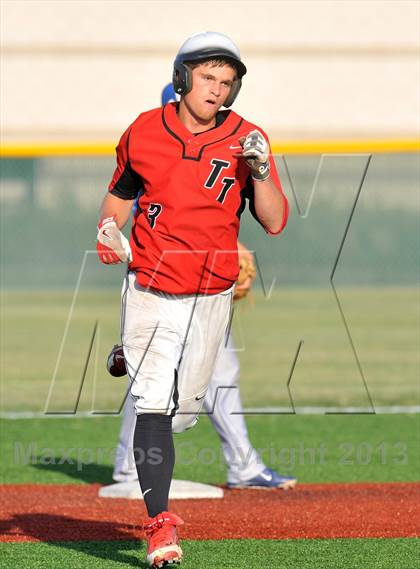 Thumbnail 3 in Windthorst vs Trenton (UIL 1A Region 2 Finals) photogallery.
