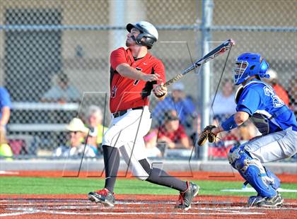 Thumbnail 2 in Windthorst vs Trenton (UIL 1A Region 2 Finals) photogallery.
