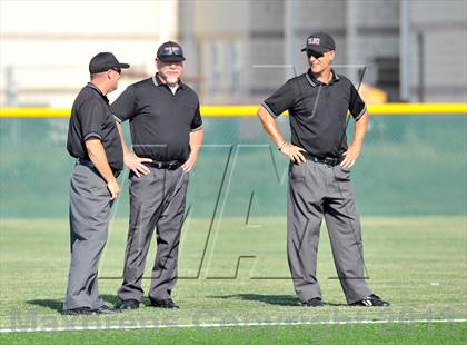 Thumbnail 1 in Windthorst vs Trenton (UIL 1A Region 2 Finals) photogallery.