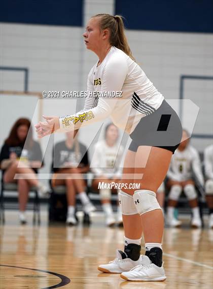 Thumbnail 1 in Hawley vs. Sealy (BCS Classic) photogallery.