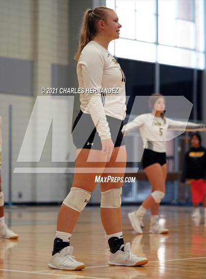 Thumbnail 2 in Hawley vs. Sealy (BCS Classic) photogallery.