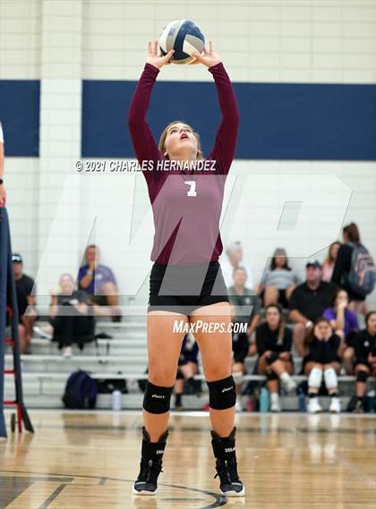 Thumbnail 3 in Hawley vs. Sealy (BCS Classic) photogallery.