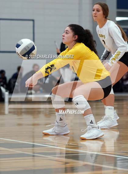 Thumbnail 3 in Hawley vs. Sealy (BCS Classic) photogallery.