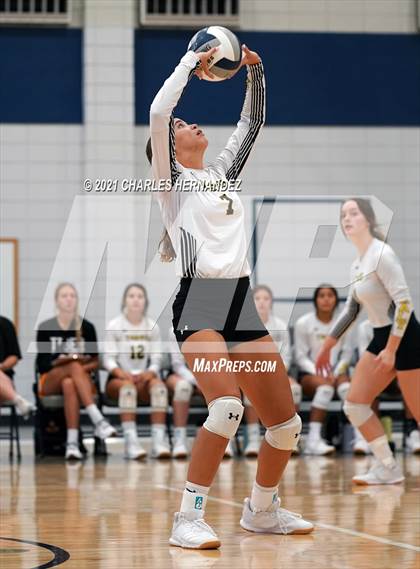 Thumbnail 1 in Hawley vs. Sealy (BCS Classic) photogallery.