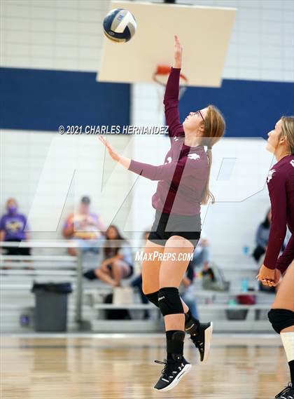 Thumbnail 3 in Hawley vs. Sealy (BCS Classic) photogallery.