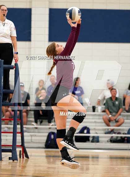 Thumbnail 3 in Hawley vs. Sealy (BCS Classic) photogallery.