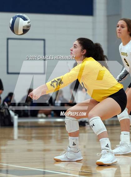 Thumbnail 2 in Hawley vs. Sealy (BCS Classic) photogallery.