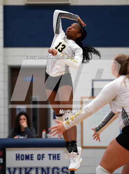 Thumbnail 3 in Hawley vs. Sealy (BCS Classic) photogallery.