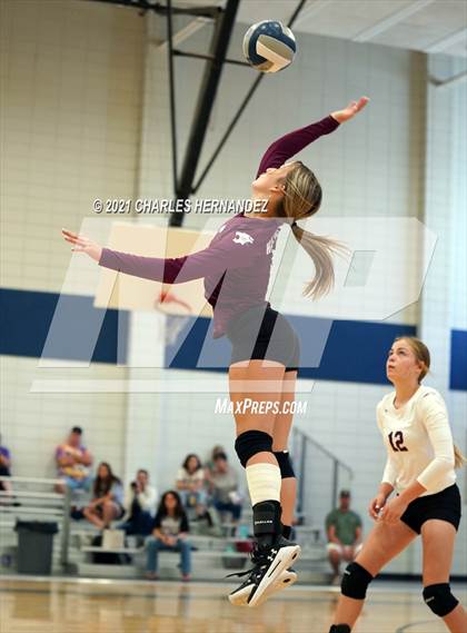 Thumbnail 3 in Hawley vs. Sealy (BCS Classic) photogallery.